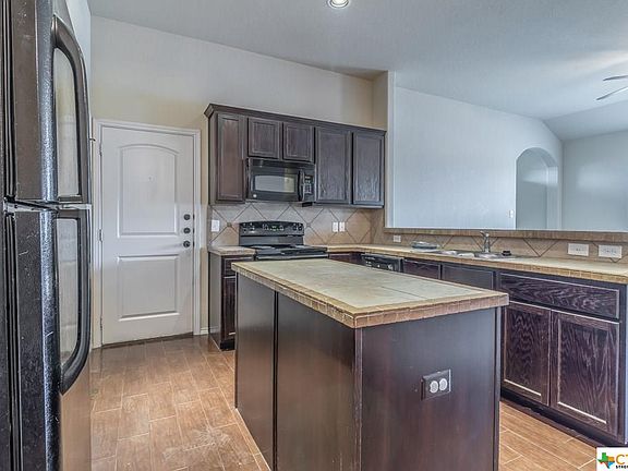5th image of 297-295 Rosalie Dr