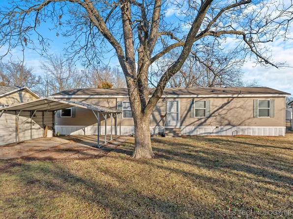 715 Shawnee St, South Coffeyville, OK 74072