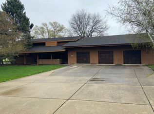 817 Lakeside Dr, Downers Grove, IL 60516