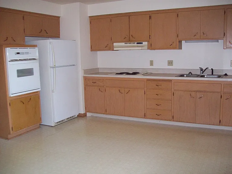6300 Eastgate Rd #D — Photo 4