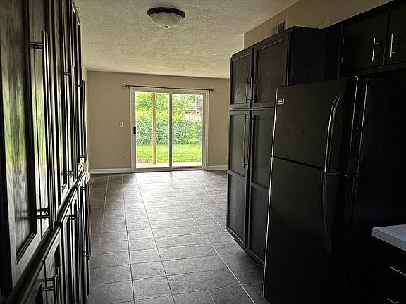 4th image of 2061 NW Hickory Ln