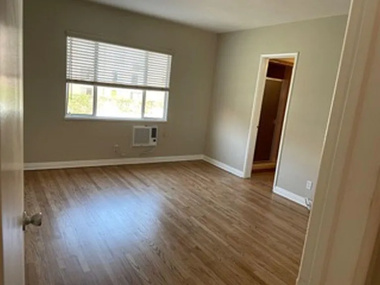 9725 Charleville Blvd #8 — Photo 10