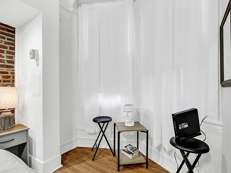 260 Quince St #1R — Photo 9