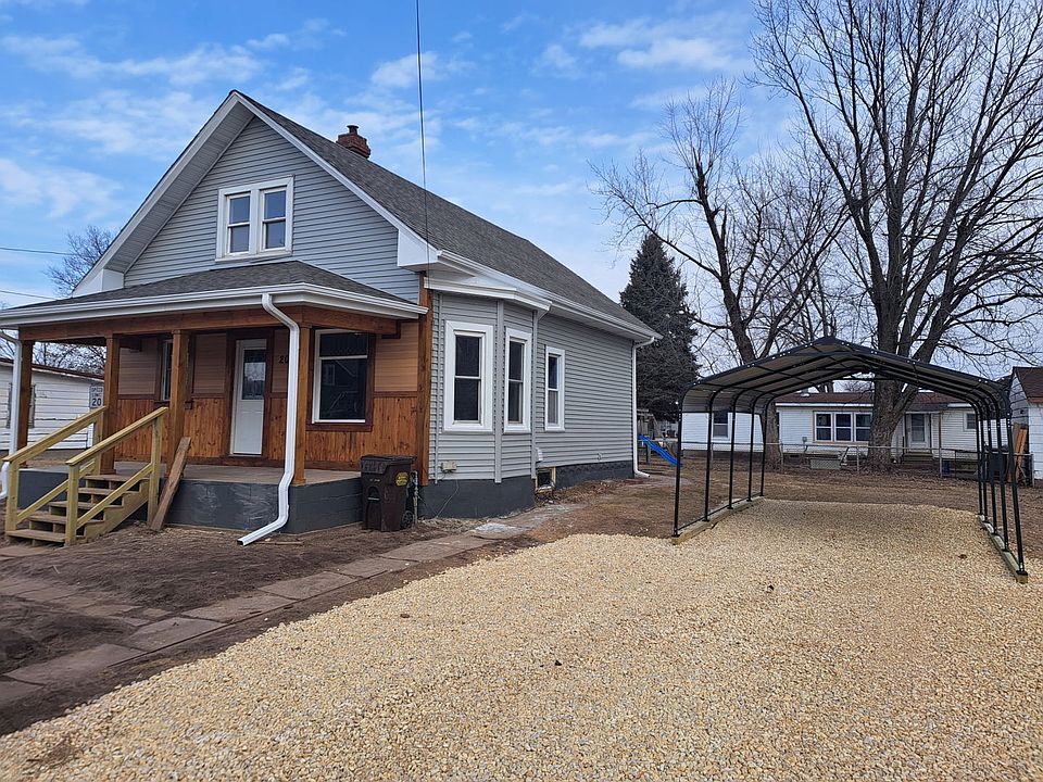 2nd image of 2003 6th St