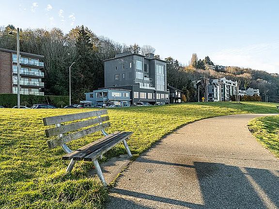 5th image of 17XX Harbor Ave SW #303
