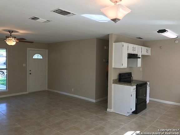 3rd image of 1056 Richmond Dr