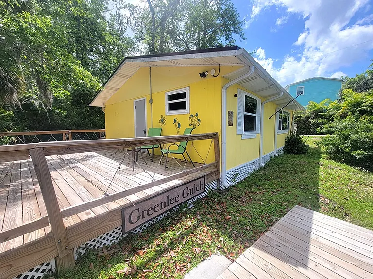 7222 Tropical Dr — Photo 2