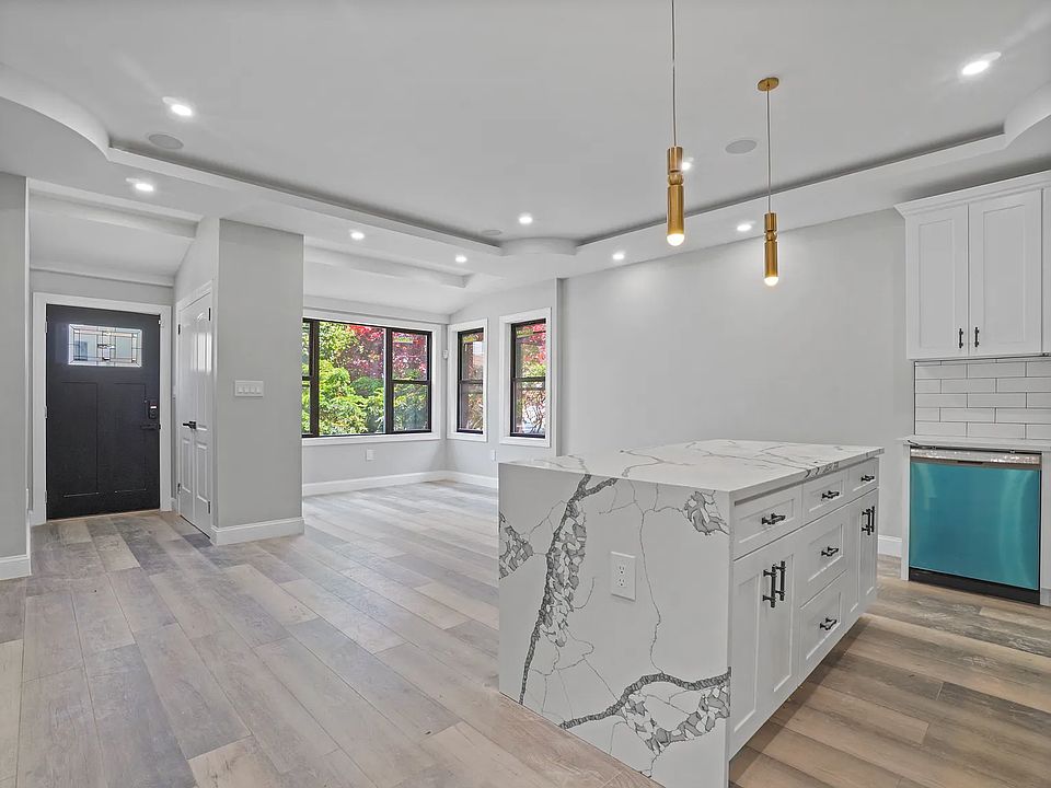 1st image of 3263 Giegerich Pl #2W