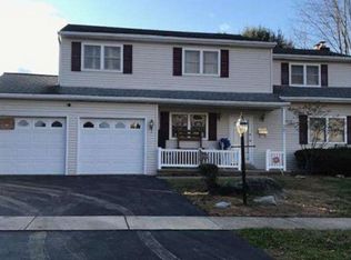 30 Devonshire Dr, Wyomissing, PA 19610