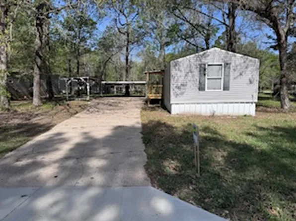 891 Windwood Dr, Livingston, TX 77351