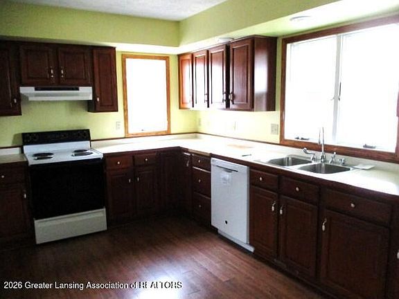 2nd image of 5020 Harper Rd