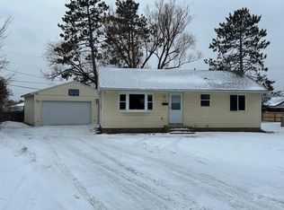 919 Clover Ln, Grand Rapids, MN 55744