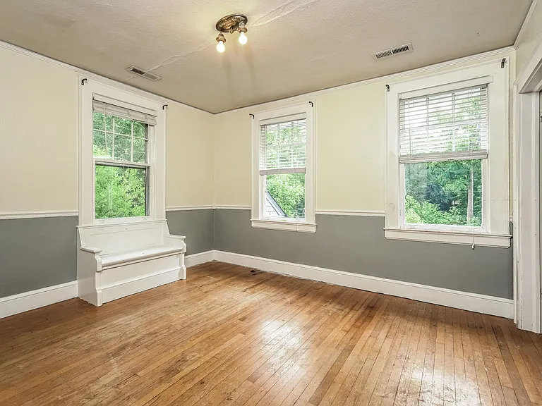 340 W End Blvd — Photo 16