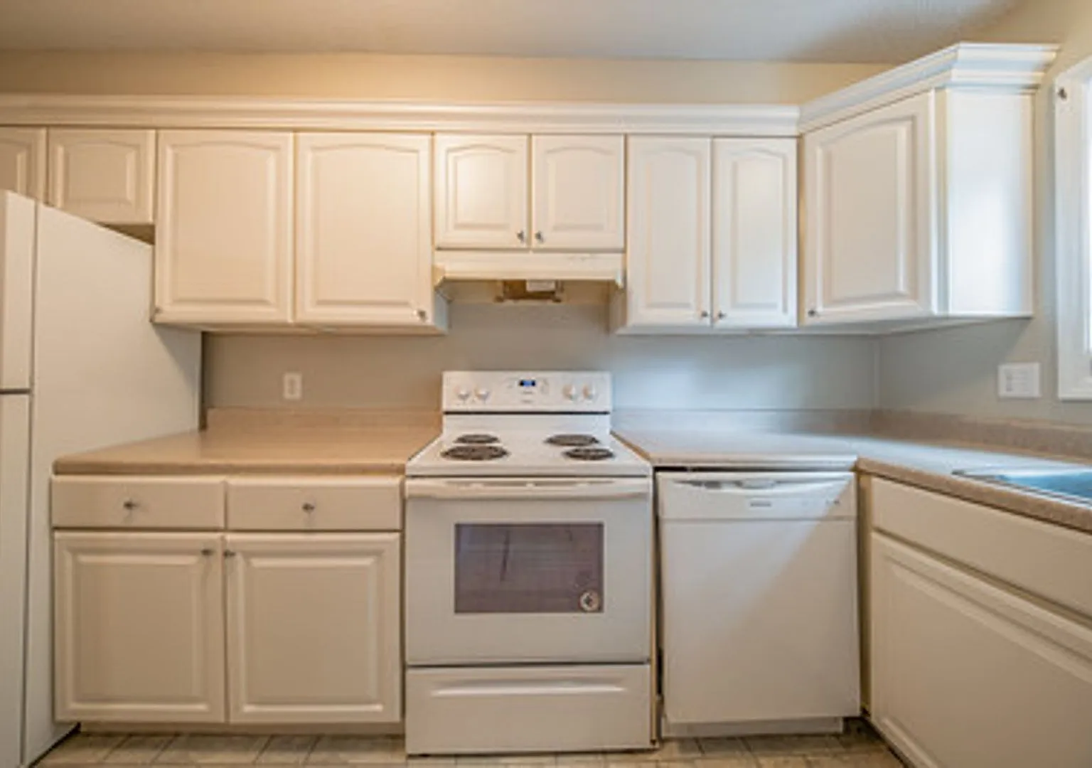 *One Month's Free Rent* Live In The Heart Of Carrboro — Photo 4