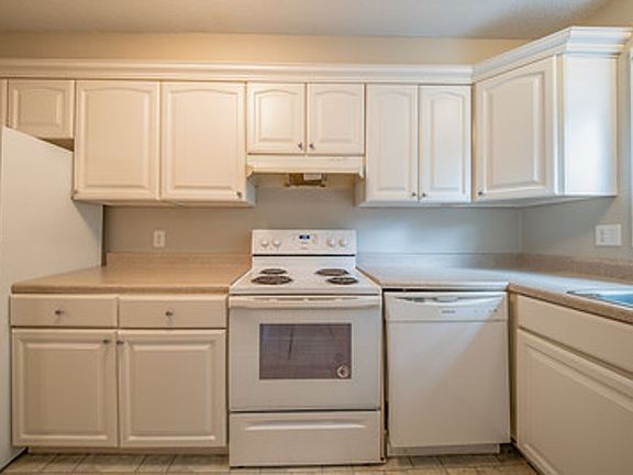 4th image of 400 Davie Rd APT 68