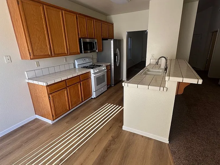 9521 Twin Brooks Ln — Photo 2