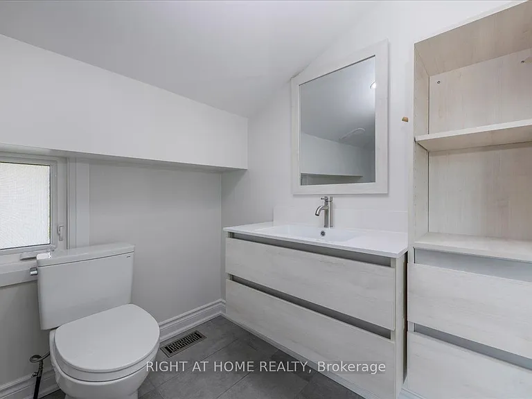 405 Limerick St — Photo 32
