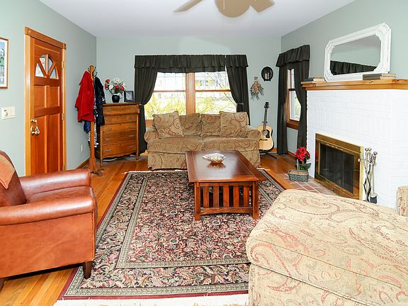 5th image of 110 Oakwood Dr