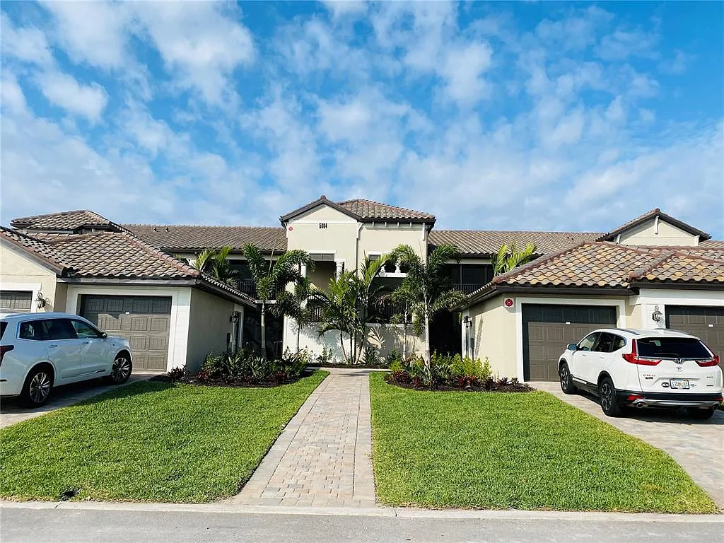 2 bed, 2.0 bath, 1355 sqft, $3,400 — Photo 1