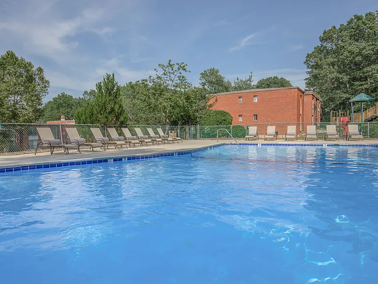Forest Park Apartments — Photo 8