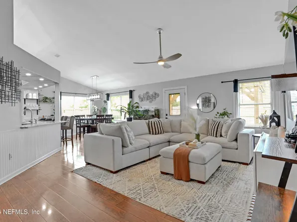 7423 AMANDAS CROSSING Drive N, Jacksonville, FL 32244