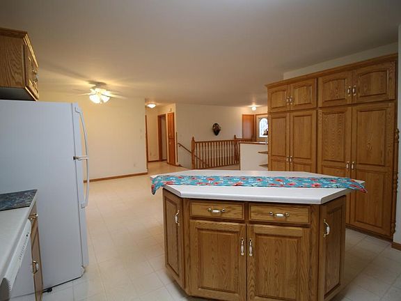 4th image of 206 Elm Ave NW
