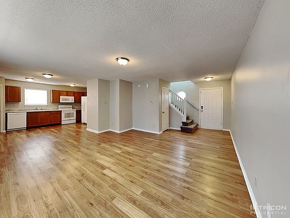 3rd image of 1843 Dutch Elm Dr