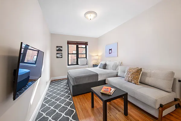 Rented by Sotheby's International Realty | media 19