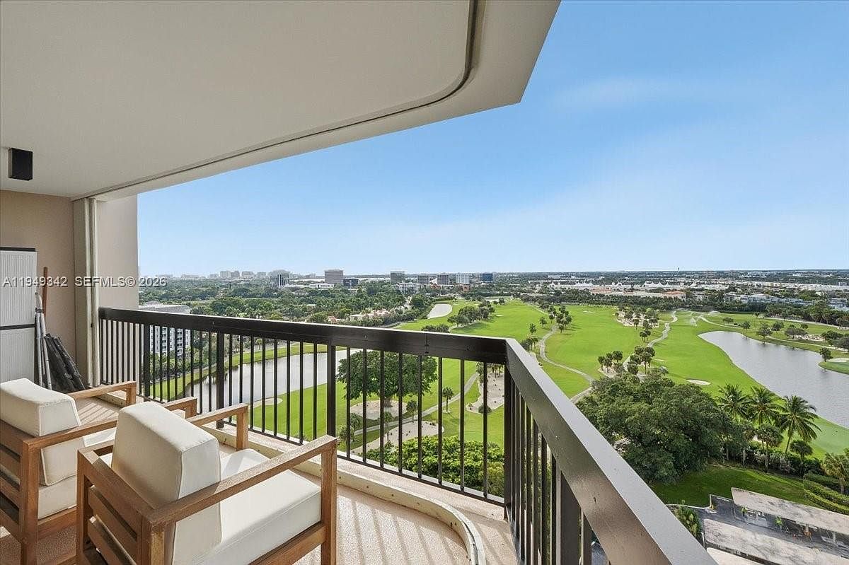 2425 Presidential Way APT 1706