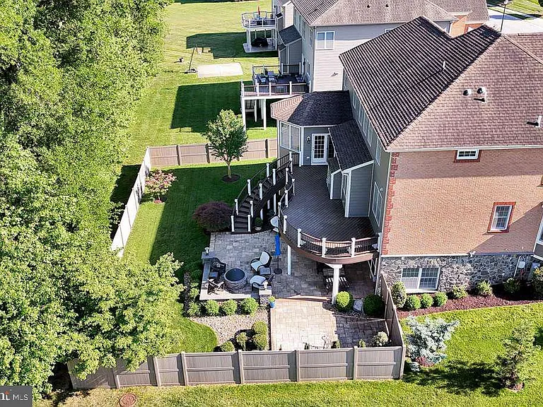 8227 Saint Francis Dr — Photo 19