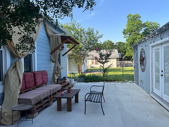 2nd image of 284 N Mesquite Ave