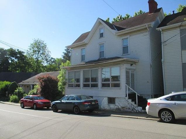 1st image of 202 Laird St