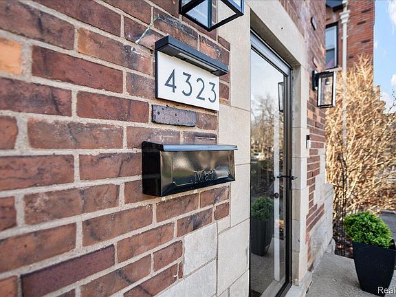 3rd image of 4323 Kensington Ave