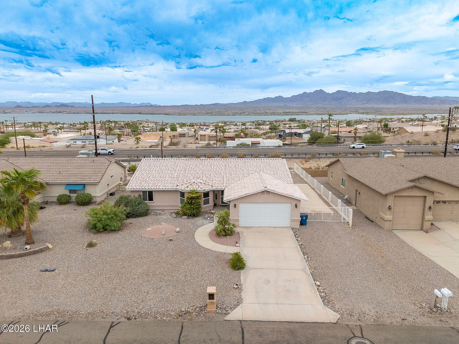3 bed, 3.0 bath, 1816 sqft, $2,700 — Photo 4