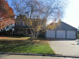 208 E Webb St, Sandwich, IL