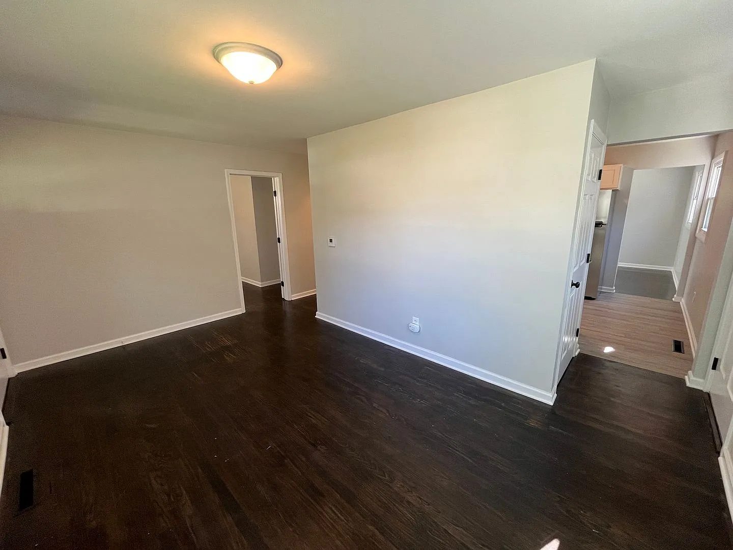 3 bed, 1008 sqft, $1,695 — Photo 2