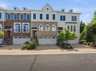 508 Hollingsworth Ter, Herndon, VA 20170