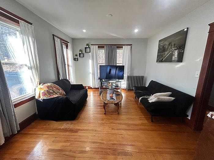 1st image of 118-120 Ashburnham Hill Rd #2