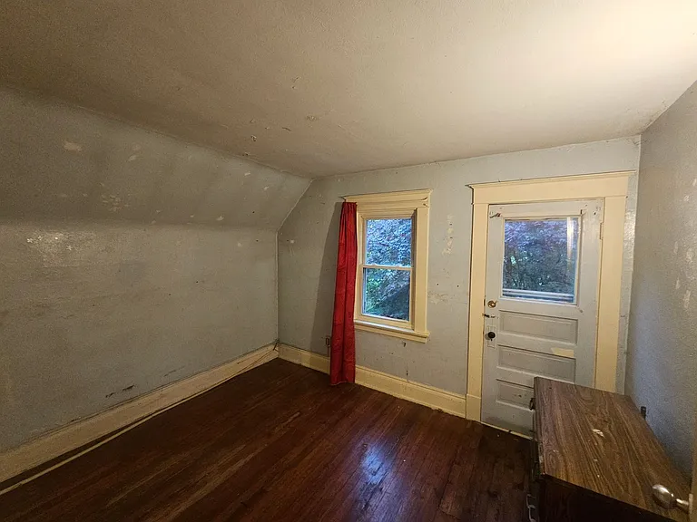 516 E Hudson St — Photo 12