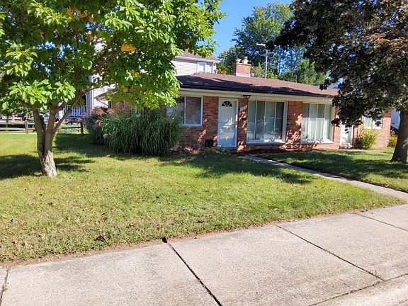 3rd image of 304 Curry Ave