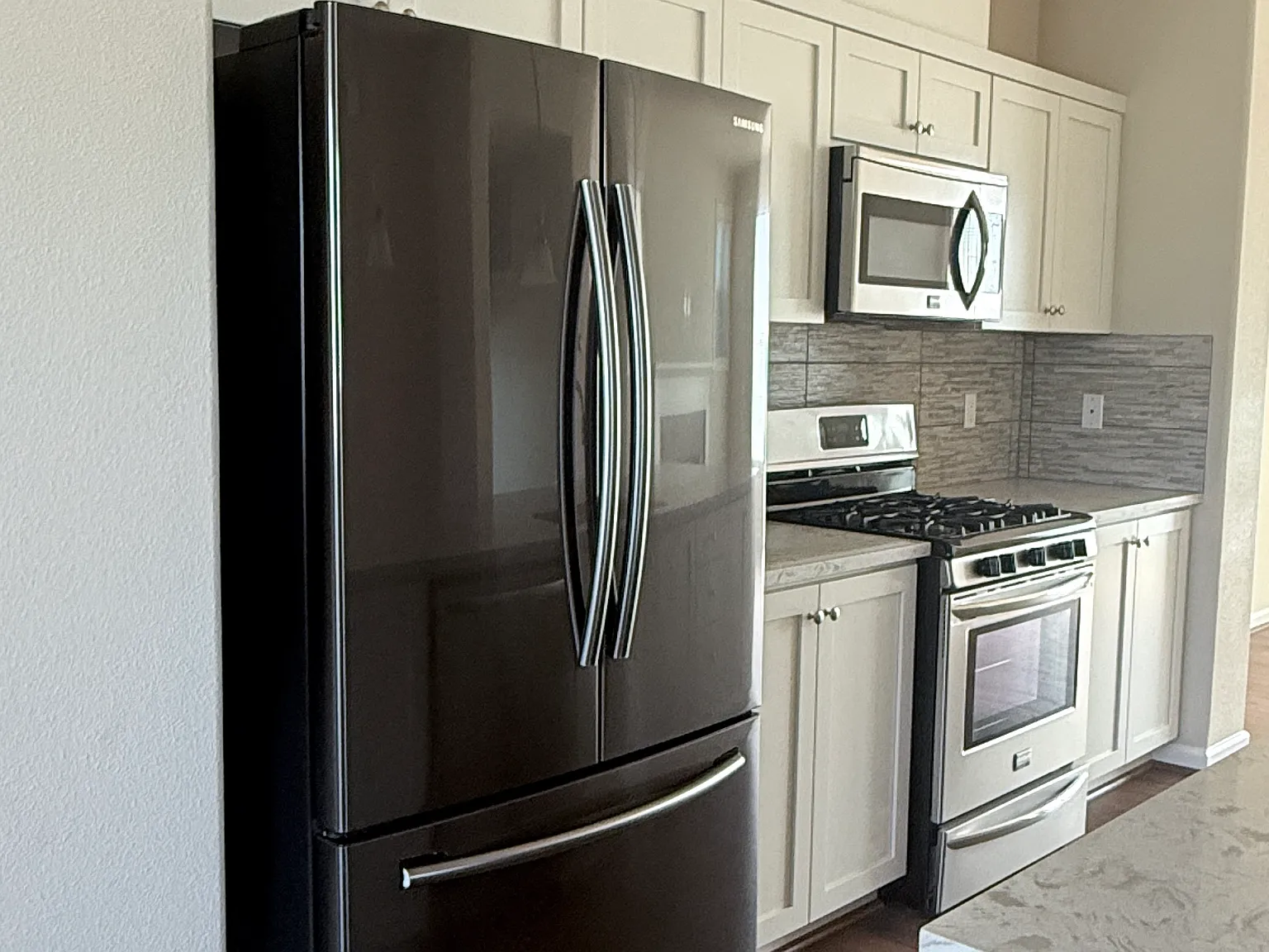3 bed, 3.5 bath, 1655 sqft, $2,600 — Photo 3