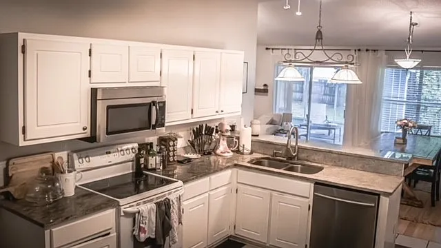 4736 Connor Dr — Photo 9