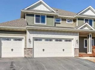 1133 Rosemary Ln, Chaska, MN 55318