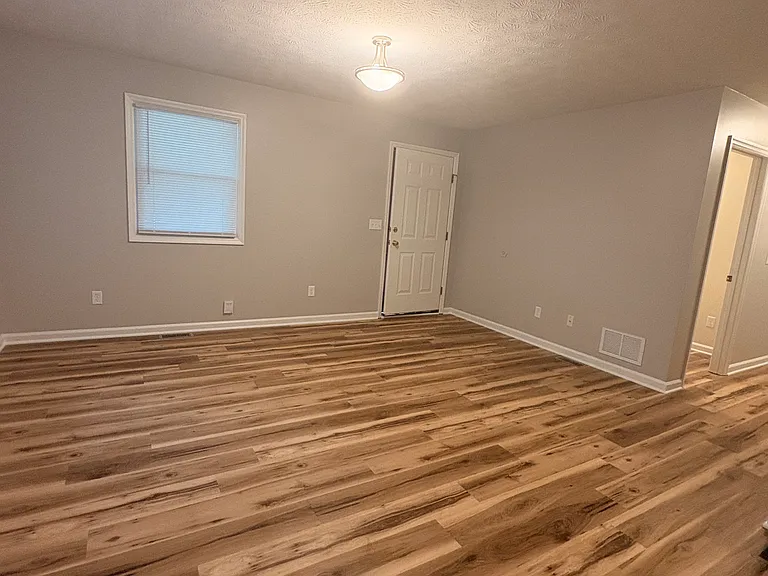 117 E Kentucky Ave — Photo 6
