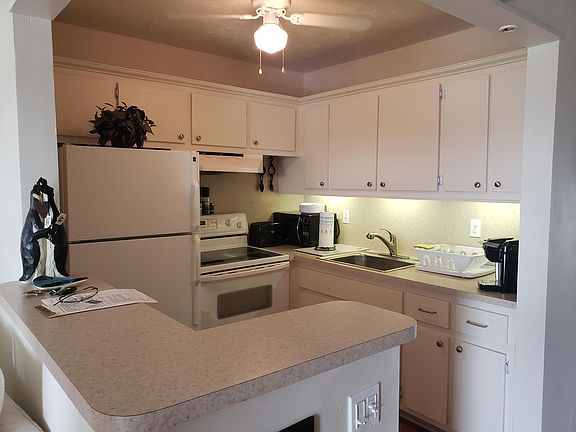 3rd image of 620 Horizons W APT 211