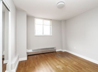 230 Oak St #50025A-305, Toronto, ON M5A2E2