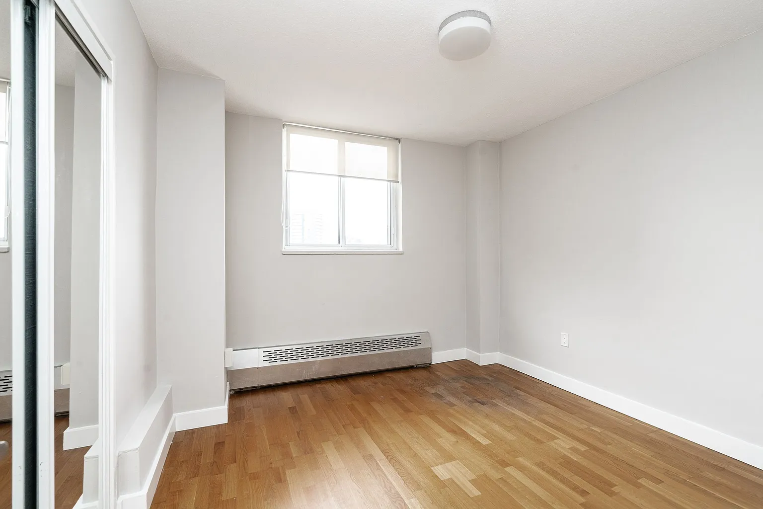 230 Oak St #50025A-305 photo 1