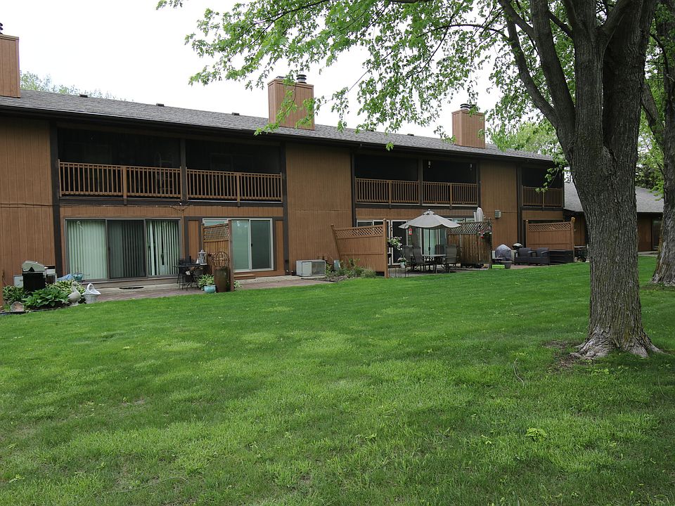 1st image of 2300 Country Club Dr
