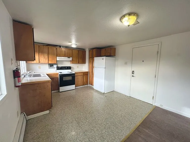 1335 Hyder St — Photo 103
