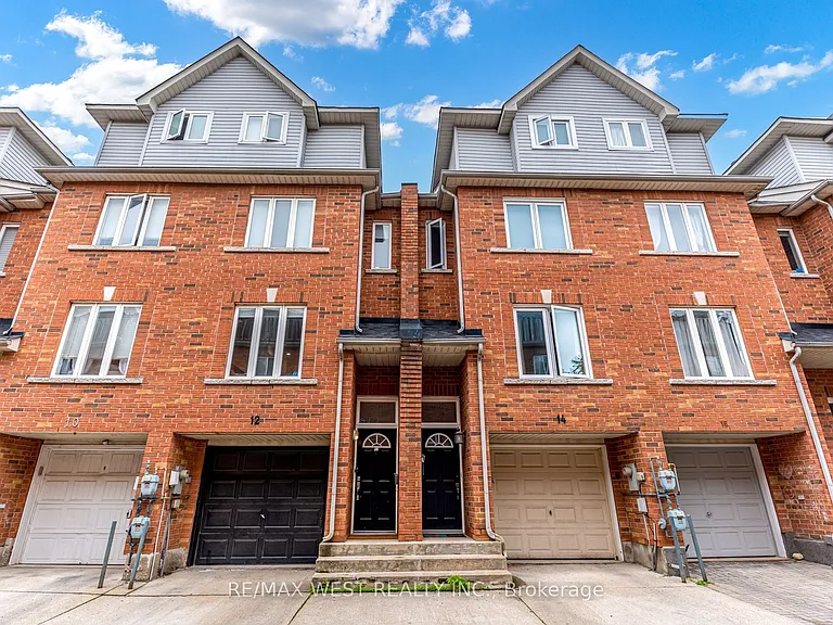 12 Grogan Mews — Photo 1